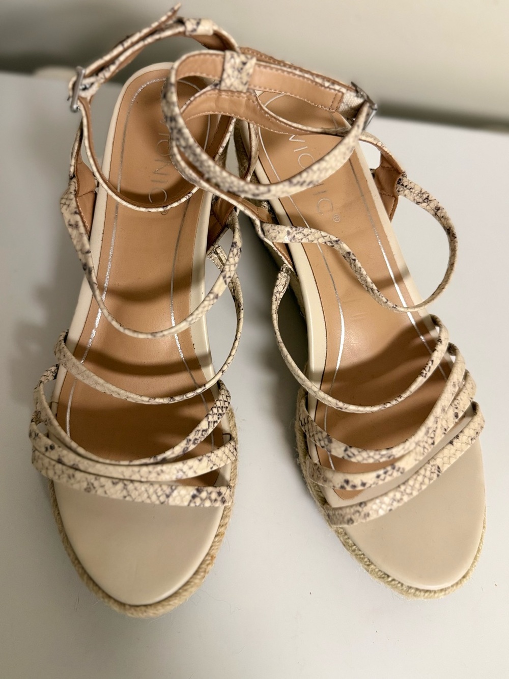 Vionic Ayda strappy espadrille wedges sexy chic beige snake print leather size 9 - Picture 10 of 11